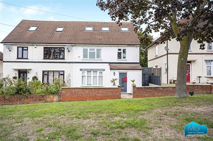 5 Bedroom Semi-Detached House To Rent In Simmons Lane, London, E4
