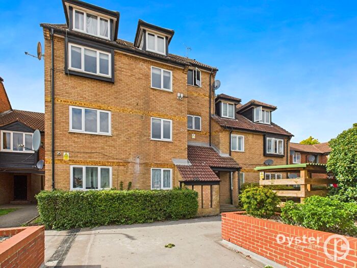 1 Bedroom Flat To Rent In Springwood Crescent, Edgware, HA8