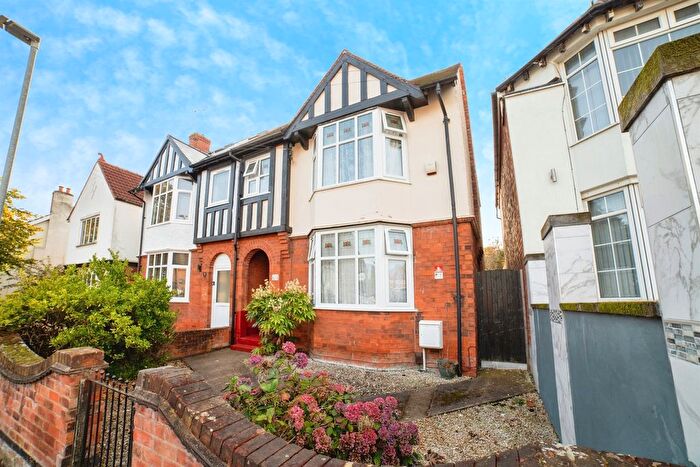 4 Bedroom Semi Detached House For Sale In Stanton Place, Mansfield, NG18