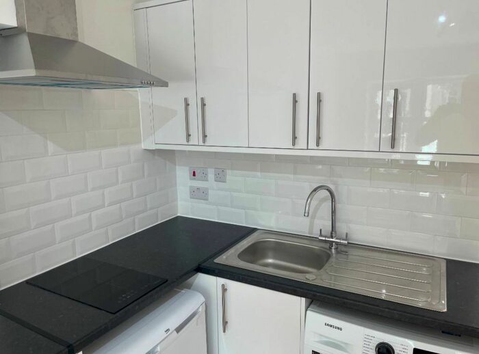 Studio To Rent In Belsize Road, London, NW6
