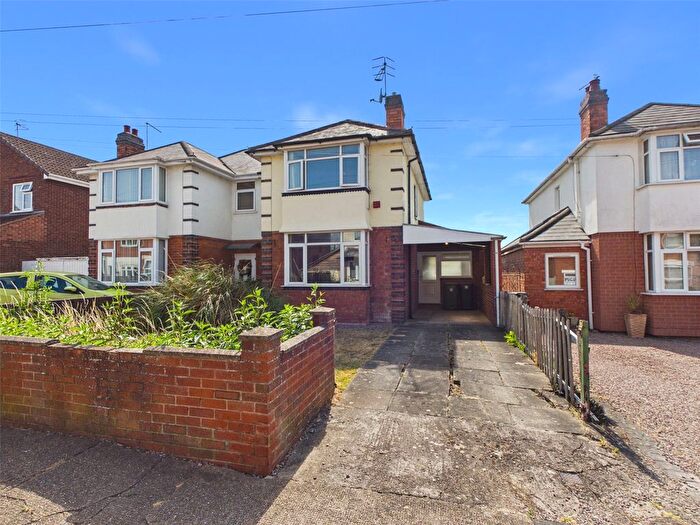 3 Bedroom Semi-Detached House For Sale In Mayfield Road, Worcester, Worcestershire, WR3