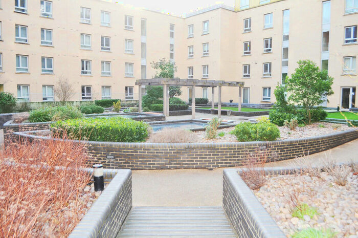 2 Bedroom Apartment To Rent In Eden Grove, London, N7