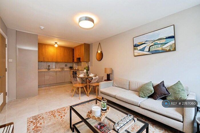 1 Bedroom Flat To Rent In Commercial Road, London, E1