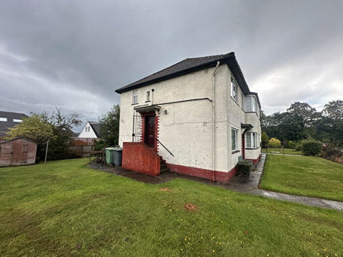 2 Bedroom Flat To Rent In Rothbury Gardens, Leeds, West Yorkshire, LS16