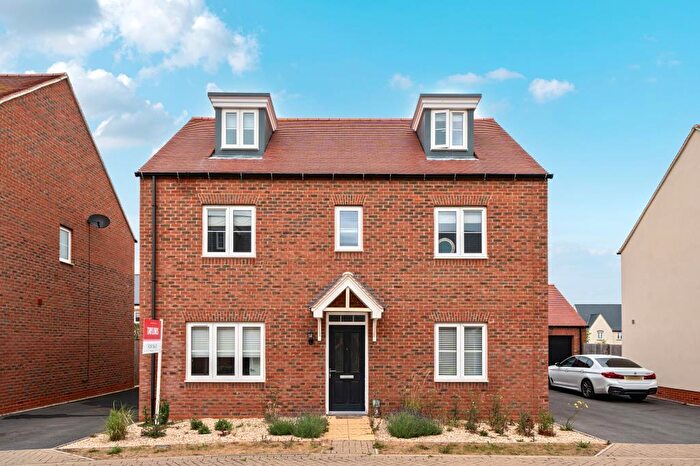 5 Bedroom Detached House For Sale In Kingsmere, Bicester, Oxfordshire, OX26