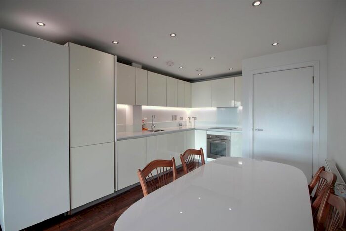 2 Bedroom Flat To Rent In Old Kent Road, London, SE1