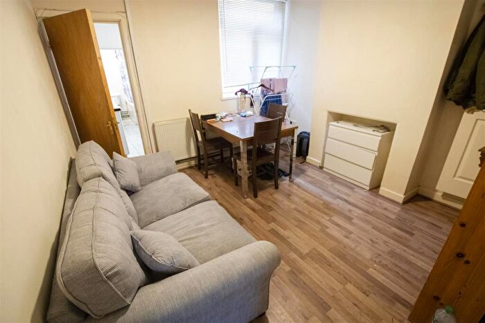 4 Bedroom House To Rent In Winnie Road, Birmingham, West Midlands, B29