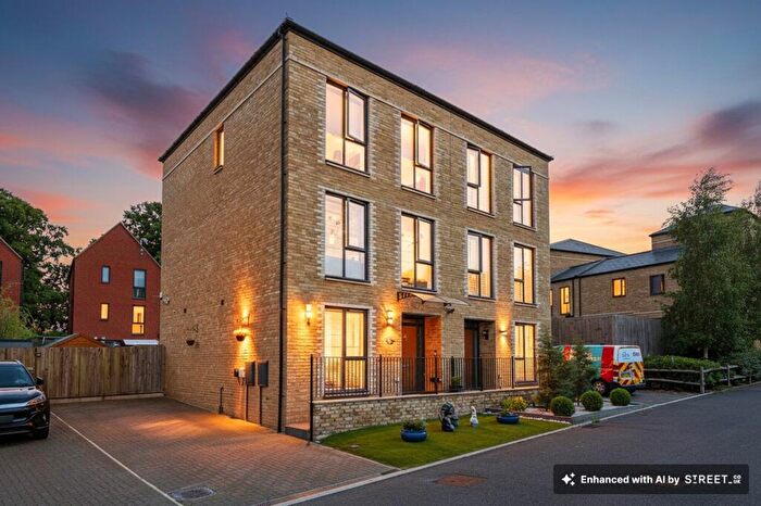 3 Bedroom Semi Detached House For Sale In Dickens Drive, Coulsdon, CR5