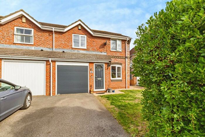 3 Bedroom Semi-Detached House For Sale In Norwich Drive, Bracebridge Heath, Lincoln, LN4