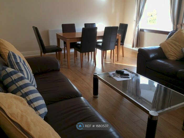 2 Bedroom Flat To Rent In Brighton Road, Purley, CR8