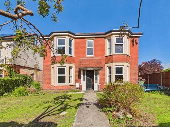 4 Bedroom Detached House For Sale In Barnwood Road, Gloucester, Gloucestershire, GL2