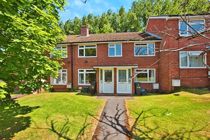 2 Bedroom Flat For Sale In Wessex Road, Yeovil, Somerset, BA21