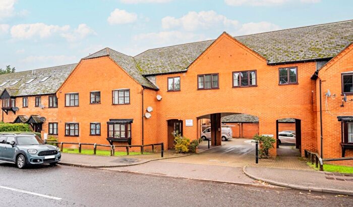 1 Bedroom Apartment For Sale In Flax Mews, High Street, Markyate, St. Albans, AL3