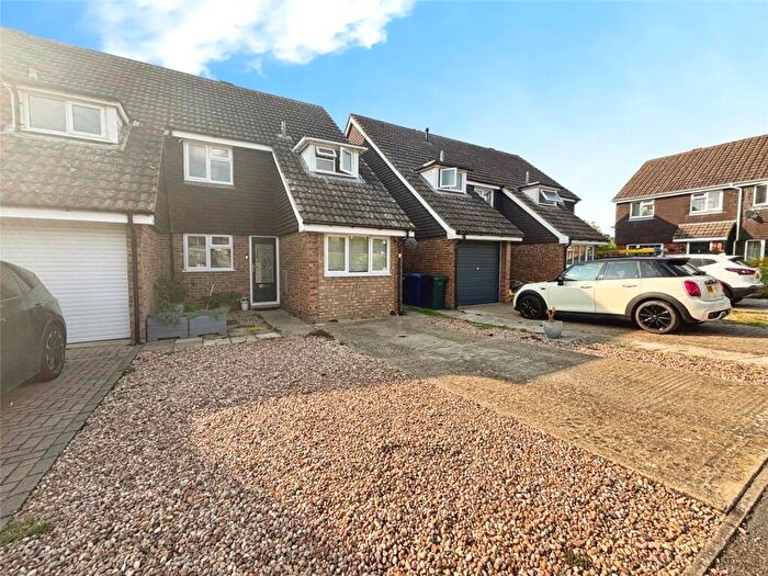 3 Bedroom Semi-Detached House For Sale In Hopcraft Close, Upper Arncott, Bicester, OX25