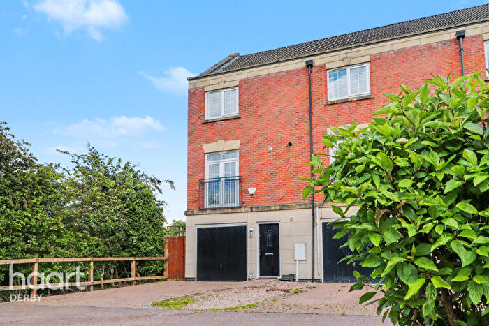 4 Bedroom Town House For Sale In Lavinia Court, Chellaston, DE73