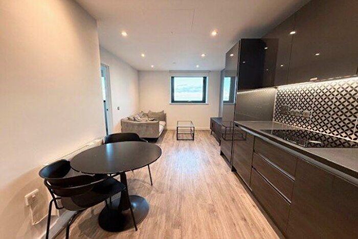 1 Bedroom Flat To Rent In Holdenhurst Road, Bournemouth, BH8