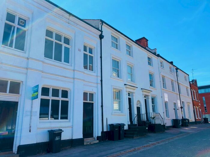 3 Bedroom Town House To Rent In Camden Court, Camden Street, Jewellery Quarter, B1