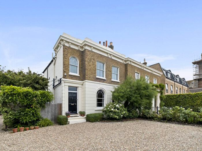 5 Bedroom Semi-Detached House For Sale In Bromley Common, Bromley, BR2