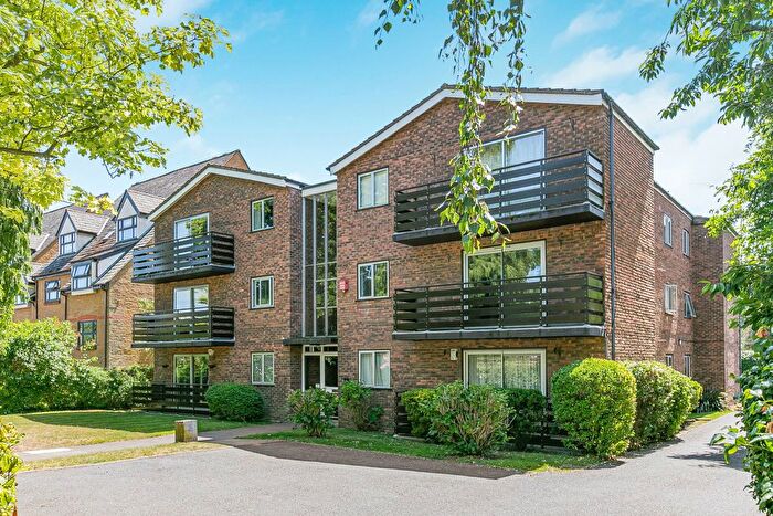 2 Bedroom Flat For Sale In Albemarle Road, Beckenham, BR3