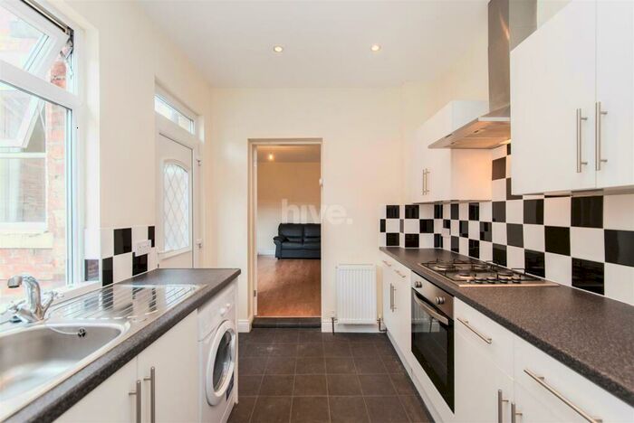 2 Bedroom Flat To Rent In Biddlestone Road, Heaton, Newcastle Upon Tyne, NE6