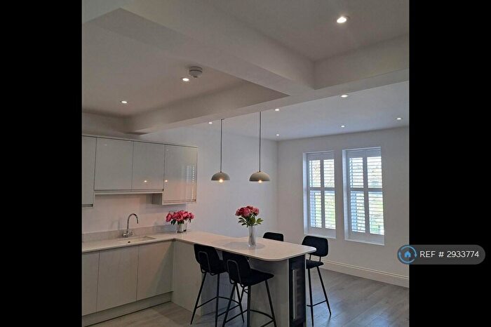 3 Bedroom Flat To Rent In Calder Road, Harrogate, HG2
