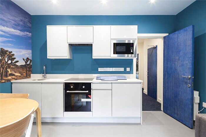 2 Bedroom Apartment To Rent In Newsome Road, Huddersfield, HD4