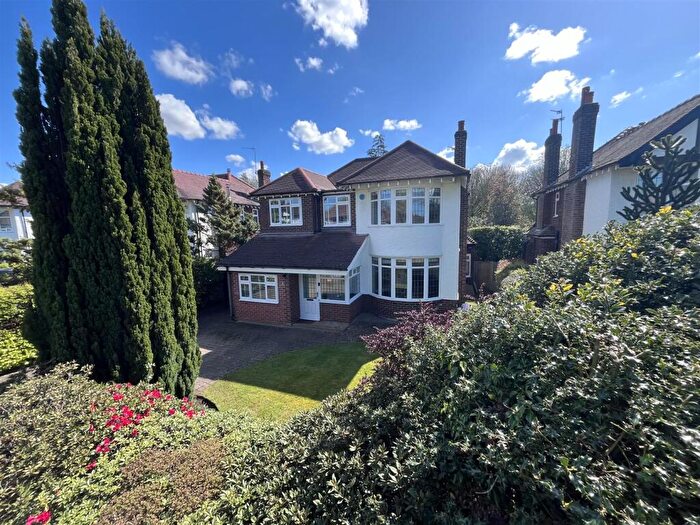 4 Bedroom Detached House For Sale In The Meade, Wilmslow, SK9