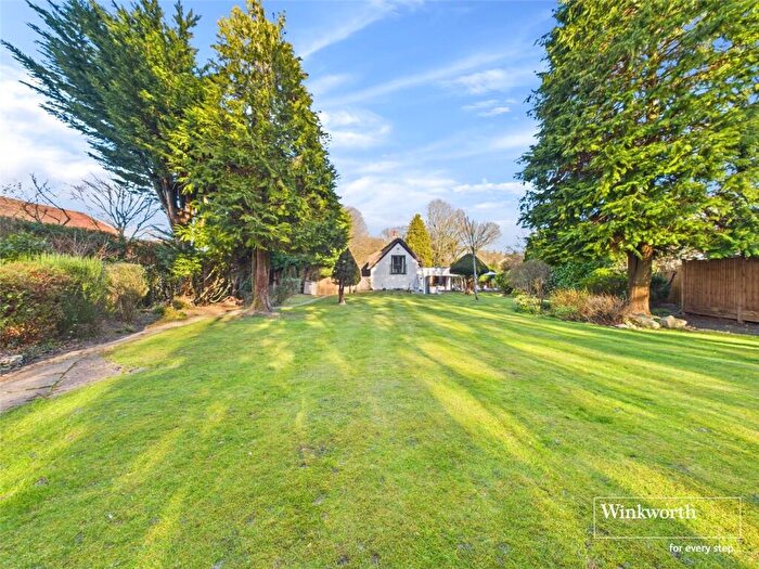 4 Bedroom Detached House For Sale In Norton Road, Wokingham Outskirts, Berkshire, RG7