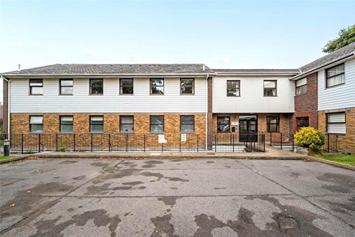 2 Bedroom Flat For Sale In Gladstone Road, Orpington, BR6