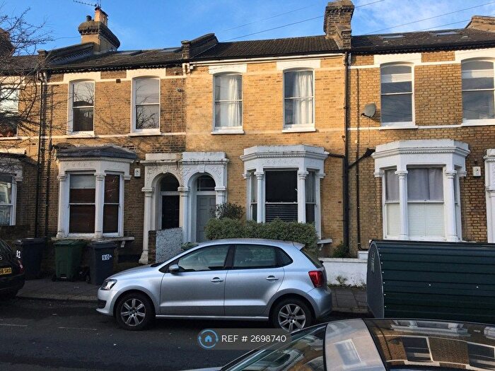 2 Bedroom Flat To Rent In Branksome Road, London, SW2