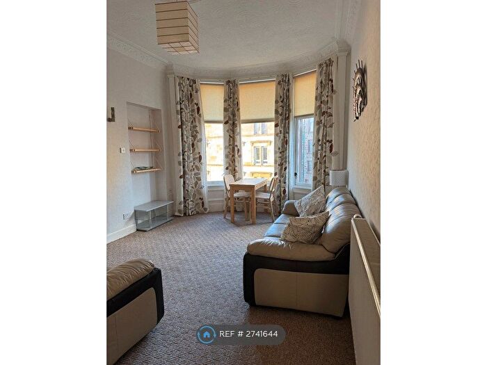 2 Bedroom Flat To Rent In Cumbernauld Road, Glasgow, G31