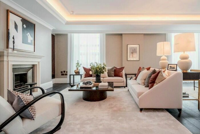 3 Bedroom Flat To Rent In Whitehall Place, London, SW1A
