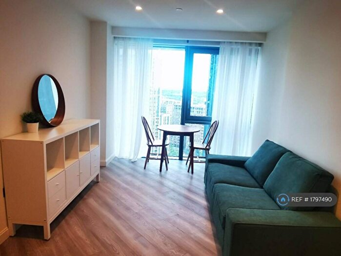 Studio To Rent In Marsh Wall, London, E14