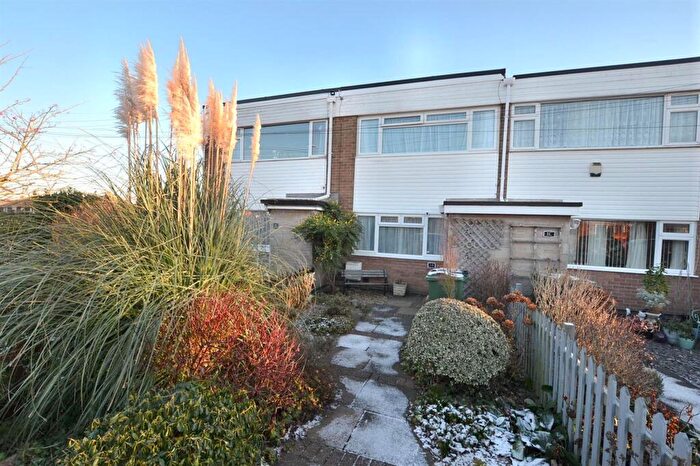 2 Bedroom Town House For Sale In Longcliffe Road, Shepshed, LE12