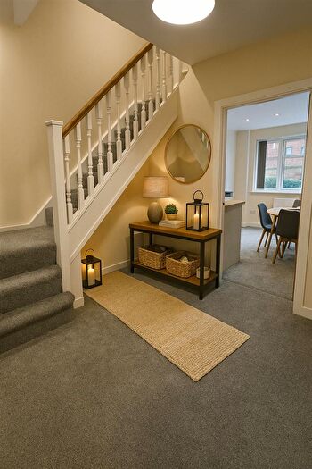 1 Bedroom Duplex To Rent In Flat Wilmslow Road, Manchester, M20