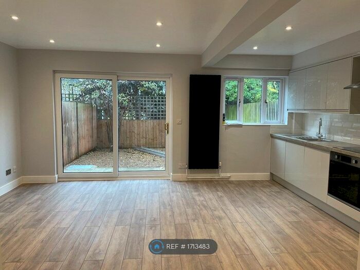 4 Bedroom Terraced House To Rent In Elsworth Place, Cambridge, CB2