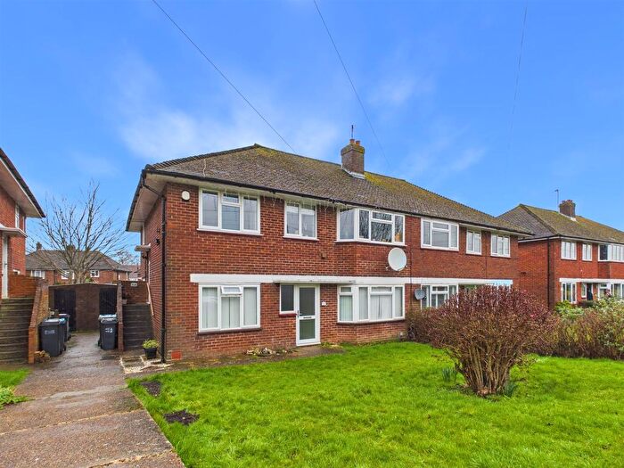 2 Bedroom Flat For Sale In Waddington Avenue, Coulsdon, CR5