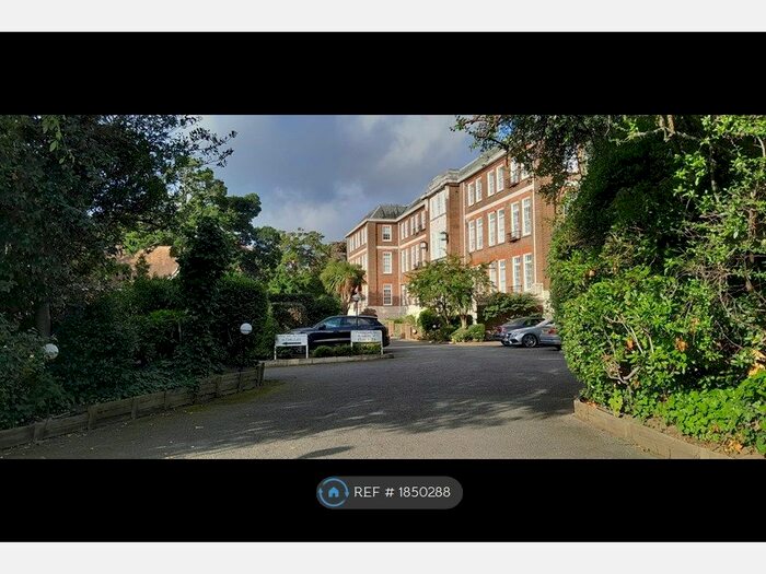 2 Bedroom Flat To Rent In Lulworth Court, London, N14