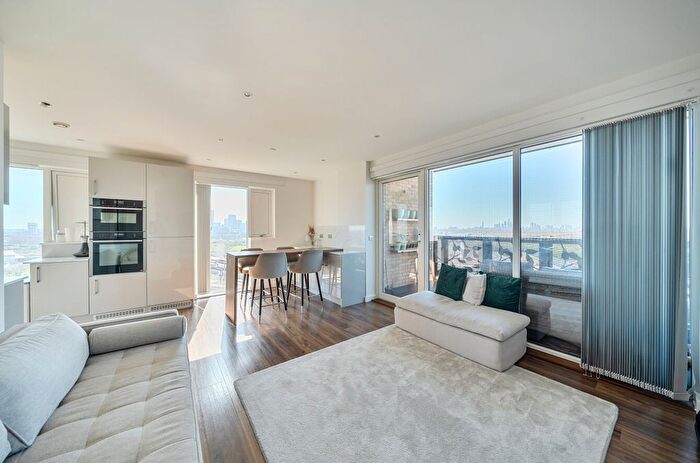 3 Bedroom Flat For Sale In Dunedin Road, London, E10