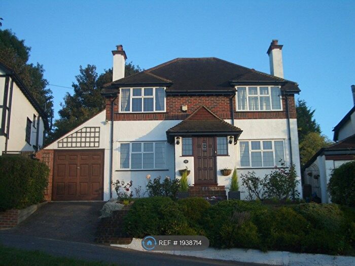 3 Bedroom Detached House To Rent In Kingsdown Avenue, South London, CR2