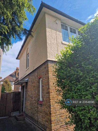 2 Bedroom End Of Terrace House To Rent In Chesthunte Road, London, N17