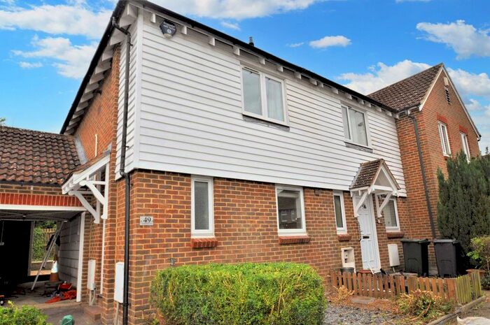 2 Bedroom Property To Rent In Bradbridge Green, Ashford, TN23