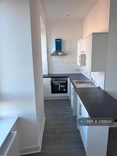 2 Bedroom Flat To Rent In Pollokshaws Road, Glasgow, G41