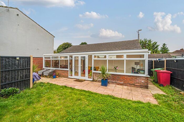 2 Bedroom Detached Bungalow For Sale In Slough, Berkshire, SL1
