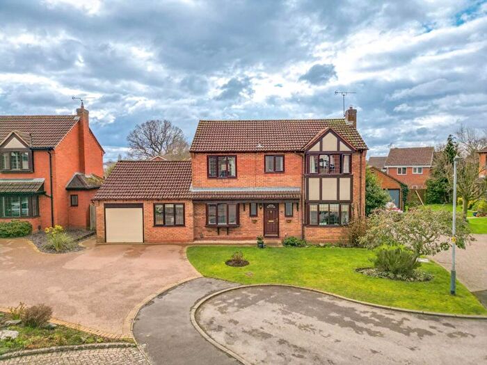 5 Bedroom Detached House For Sale In Chichester Close, Nuneaton, CV11