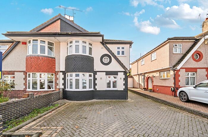 4 Bedroom Semi-detached House For Sale In Old Farm Avenue, Sidcup, DA15