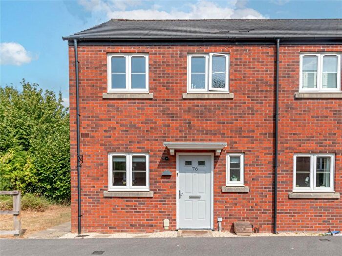 3 Bedroom End Of Terrace House For Sale In White Horse Road, Marlborough, Wiltshire, SN8