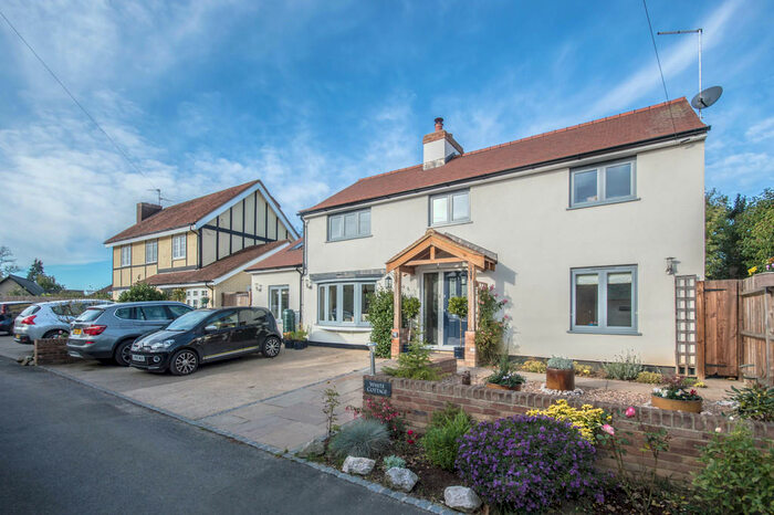 4 Bedroom Detached House To Rent In Chapmore End, Ware, SG12