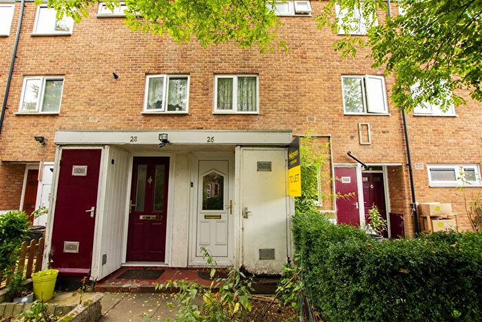 4 Bedroom Apartment To Rent In Hubert Croft, Birmingham, West Midlands, B29