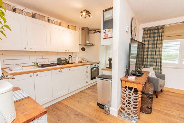 2 Bedroom Flat For Sale In Vale Road, Hawkhurst, Cranbrook, TN18